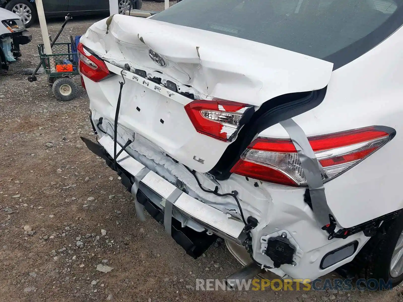 9 Photograph of a damaged car 4T1B11HK8KU275172 TOYOTA CAMRY 2019