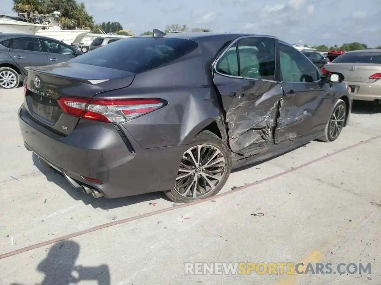 4 Photograph of a damaged car 4T1B11HK8KU276290 TOYOTA CAMRY 2019