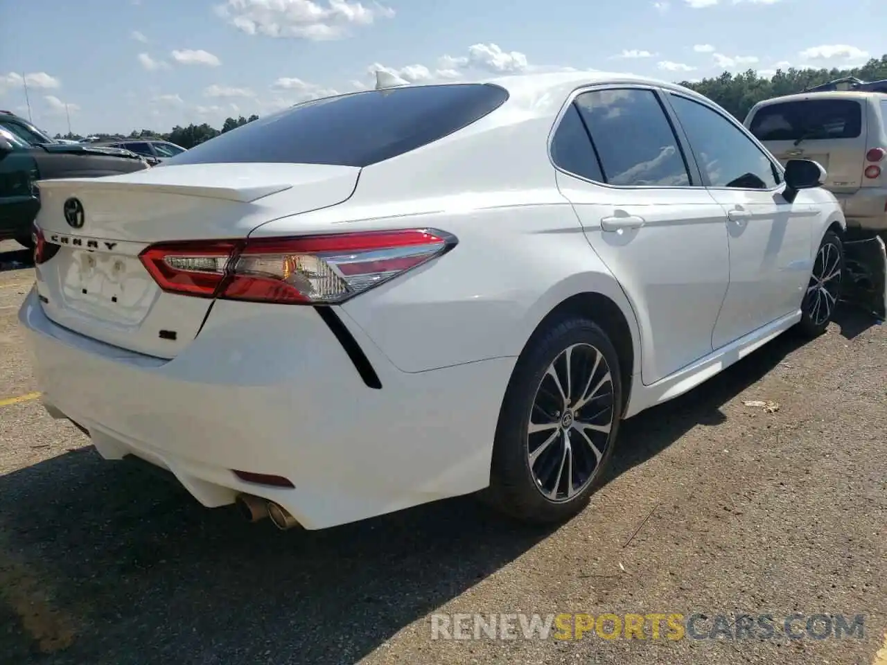 4 Photograph of a damaged car 4T1B11HK8KU278220 TOYOTA CAMRY 2019