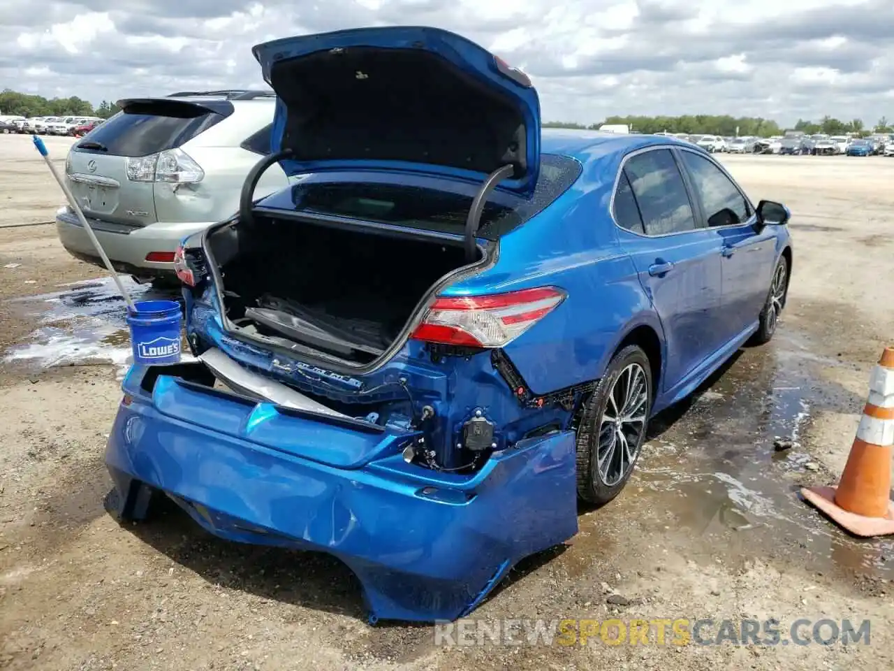 4 Photograph of a damaged car 4T1B11HK8KU278671 TOYOTA CAMRY 2019