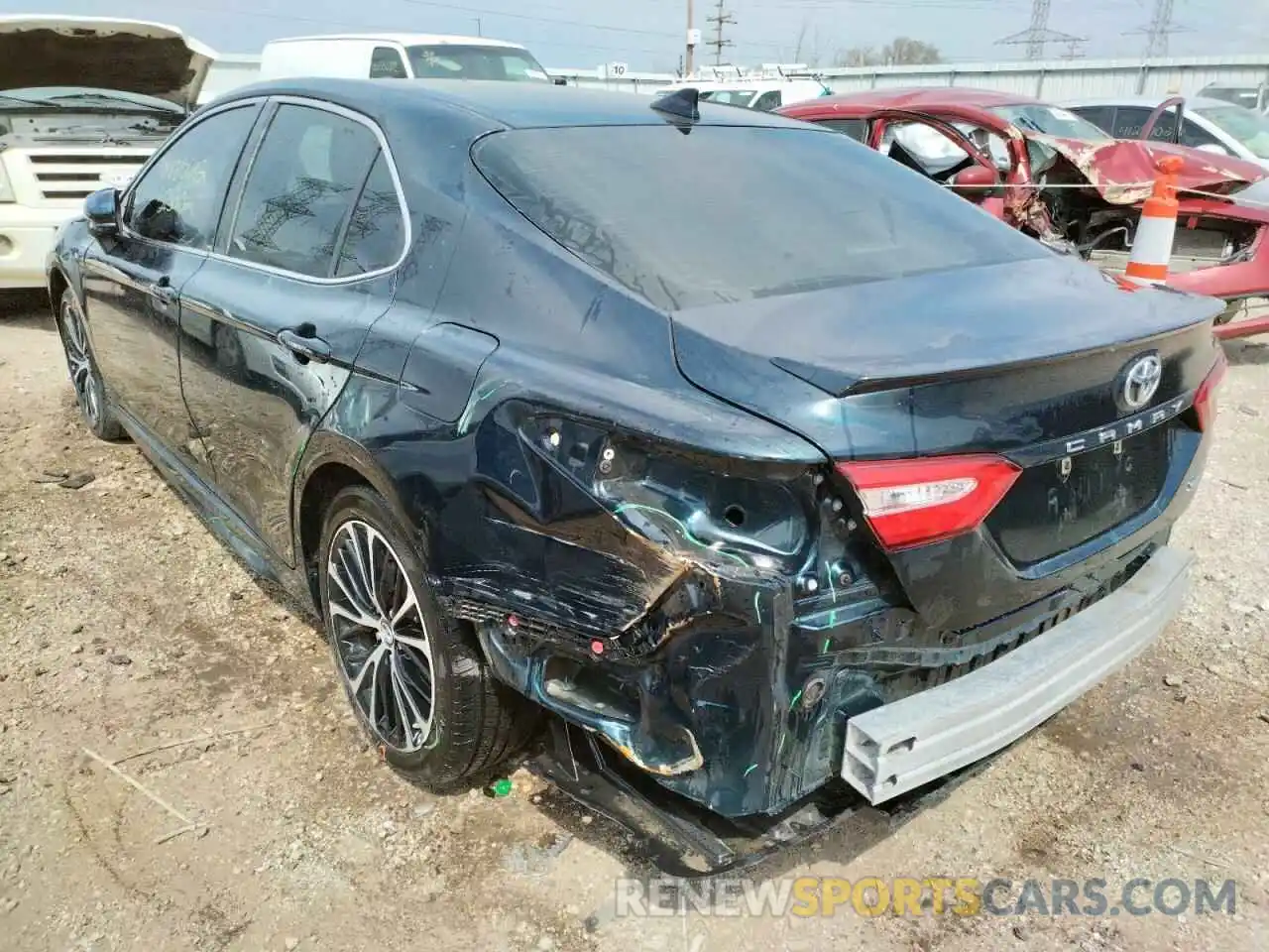 3 Фотография поврежденного автомобиля 4T1B11HK8KU280839 TOYOTA CAMRY 2019