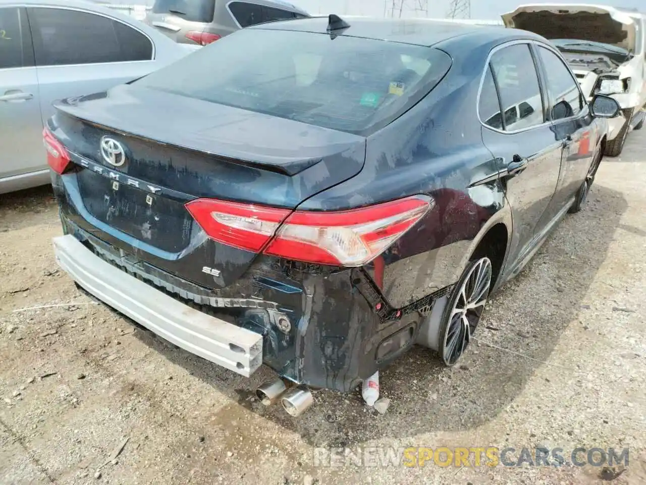 4 Photograph of a damaged car 4T1B11HK8KU280839 TOYOTA CAMRY 2019