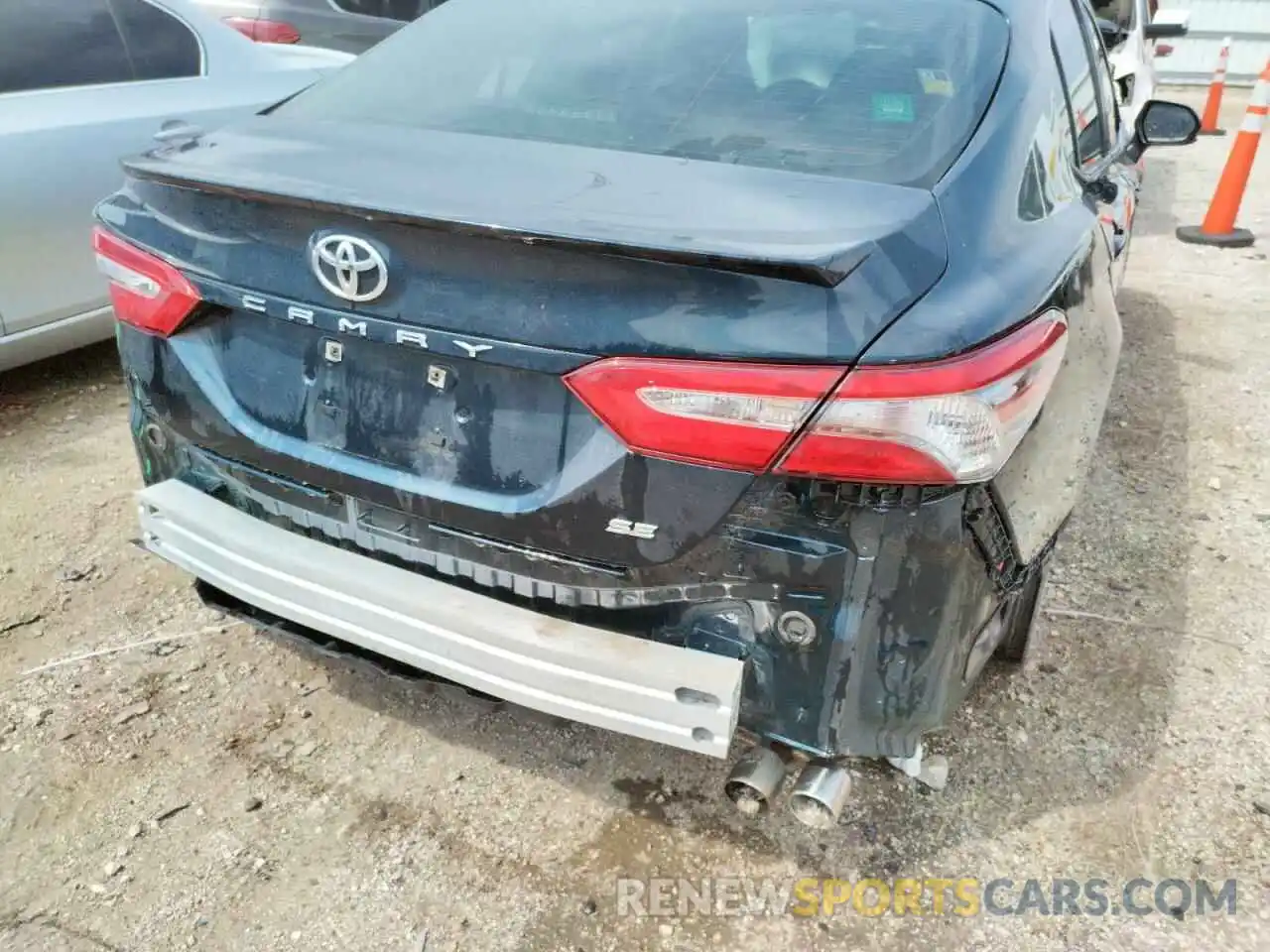 9 Photograph of a damaged car 4T1B11HK8KU280839 TOYOTA CAMRY 2019