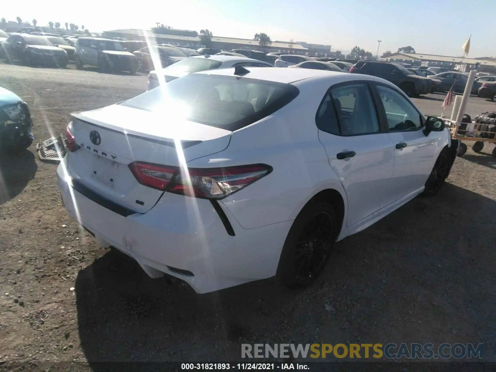 4 Photograph of a damaged car 4T1B11HK8KU284034 TOYOTA CAMRY 2019