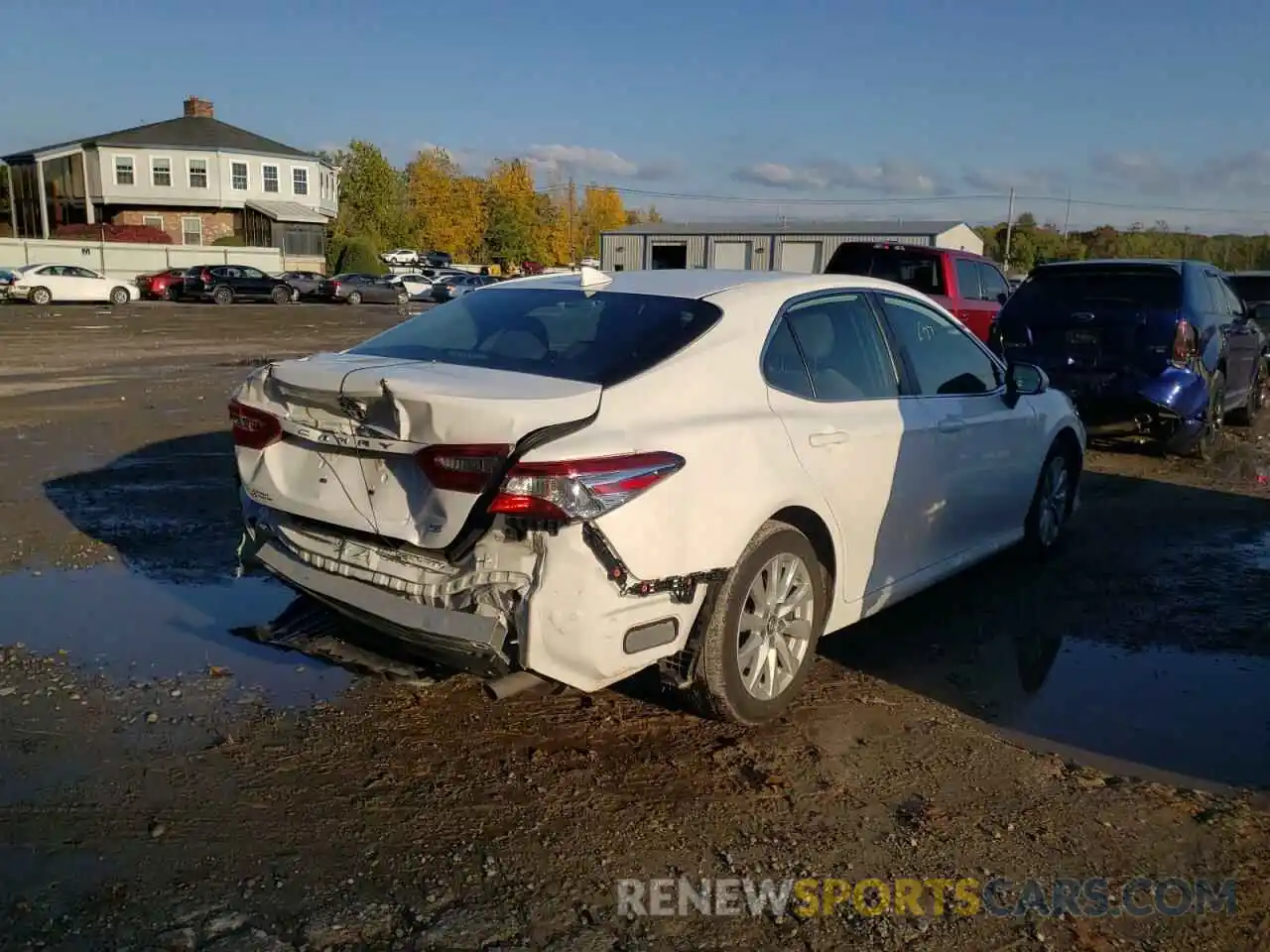 4 Photograph of a damaged car 4T1B11HK8KU286222 TOYOTA CAMRY 2019