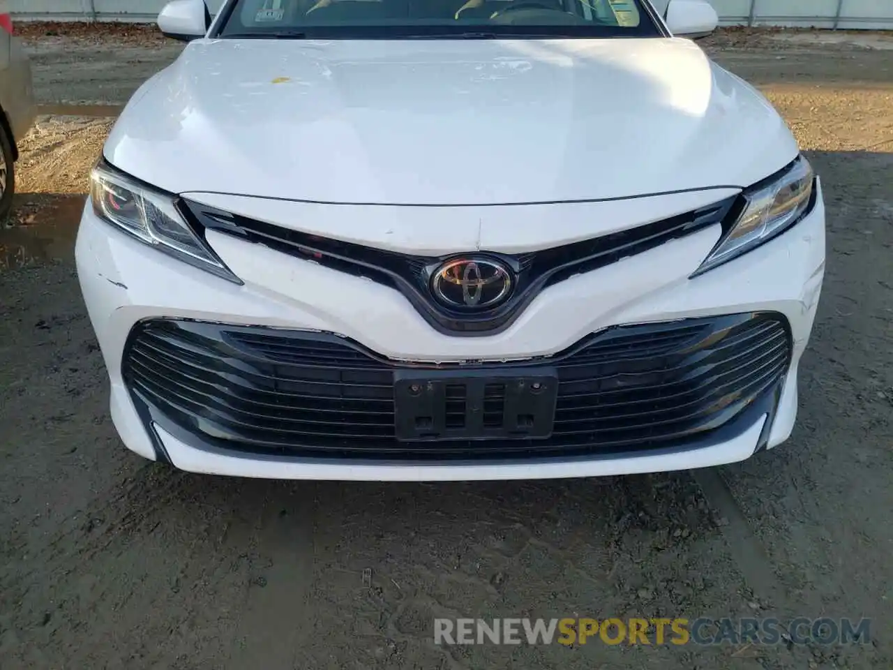 9 Photograph of a damaged car 4T1B11HK8KU286222 TOYOTA CAMRY 2019