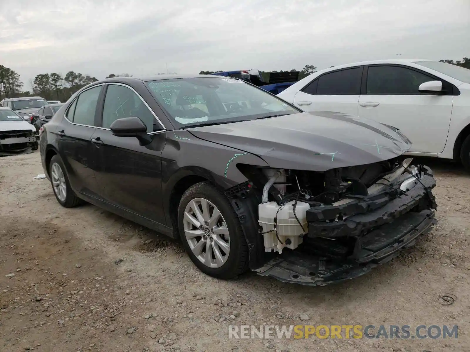 1 Photograph of a damaged car 4T1B11HK8KU288956 TOYOTA CAMRY 2019