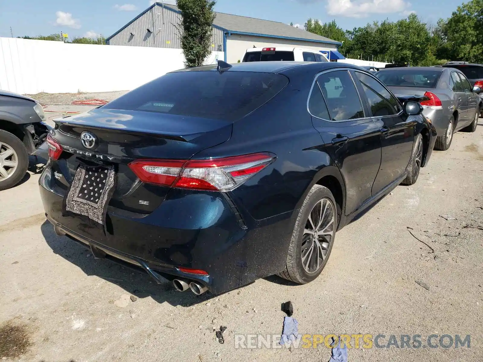 4 Фотография поврежденного автомобиля 4T1B11HK8KU290562 TOYOTA CAMRY 2019