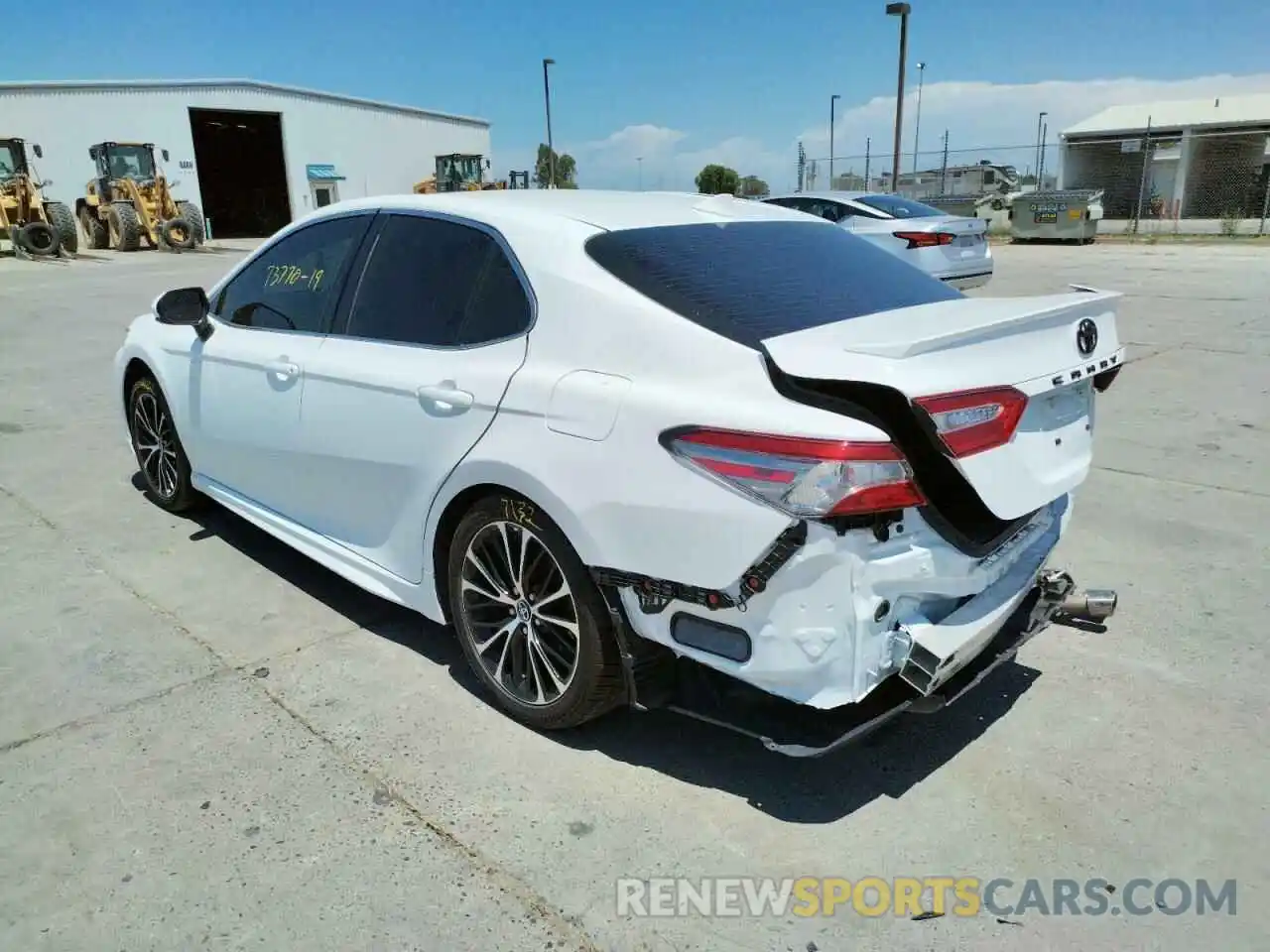 3 Photograph of a damaged car 4T1B11HK8KU295258 TOYOTA CAMRY 2019