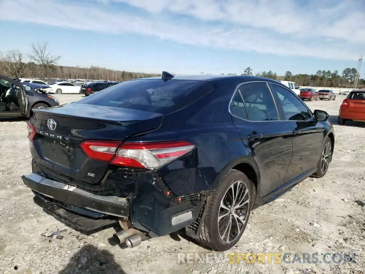 4 Фотография поврежденного автомобиля 4T1B11HK8KU295485 TOYOTA CAMRY 2019