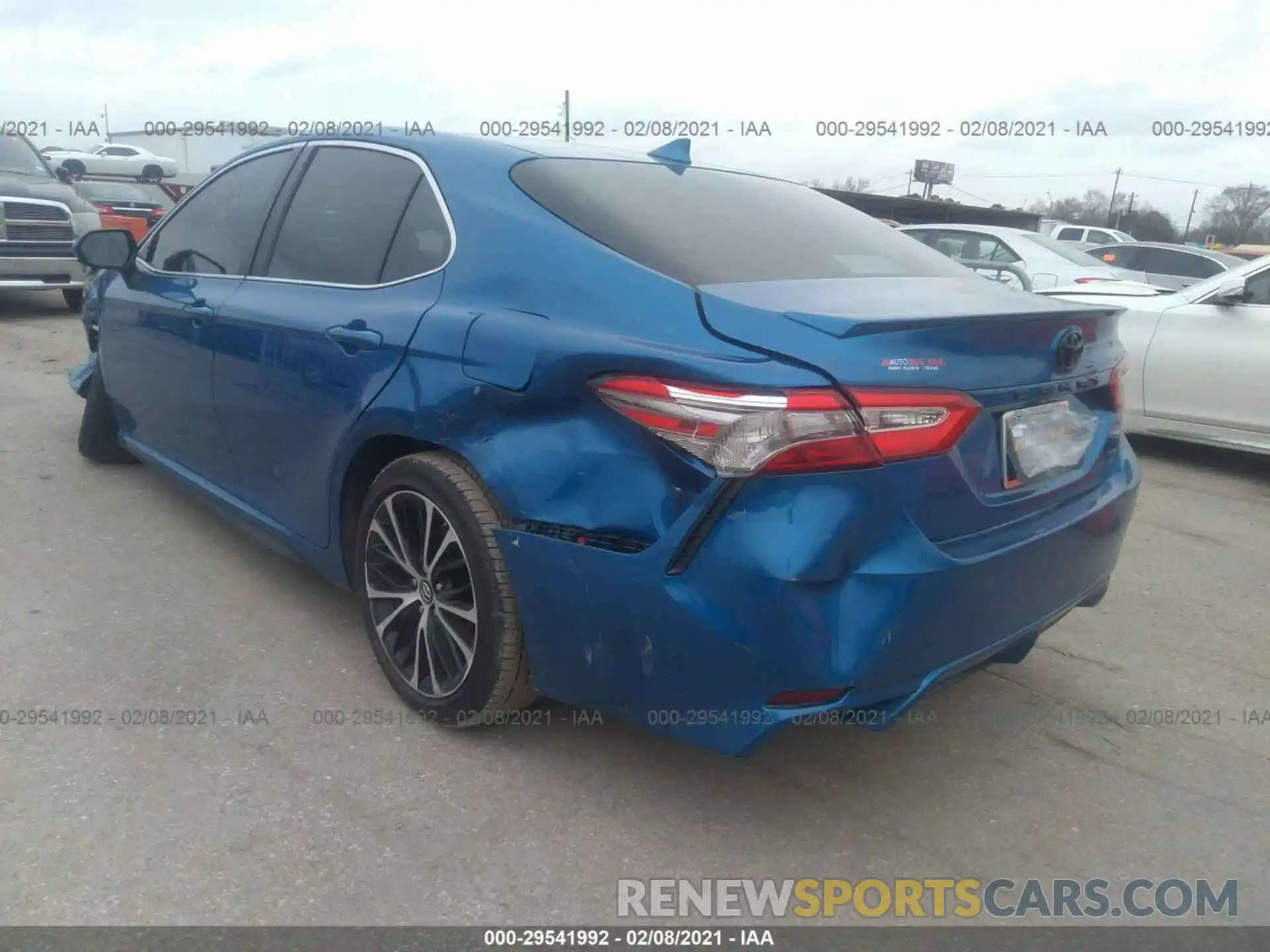 3 Photograph of a damaged car 4T1B11HK8KU298371 TOYOTA CAMRY 2019