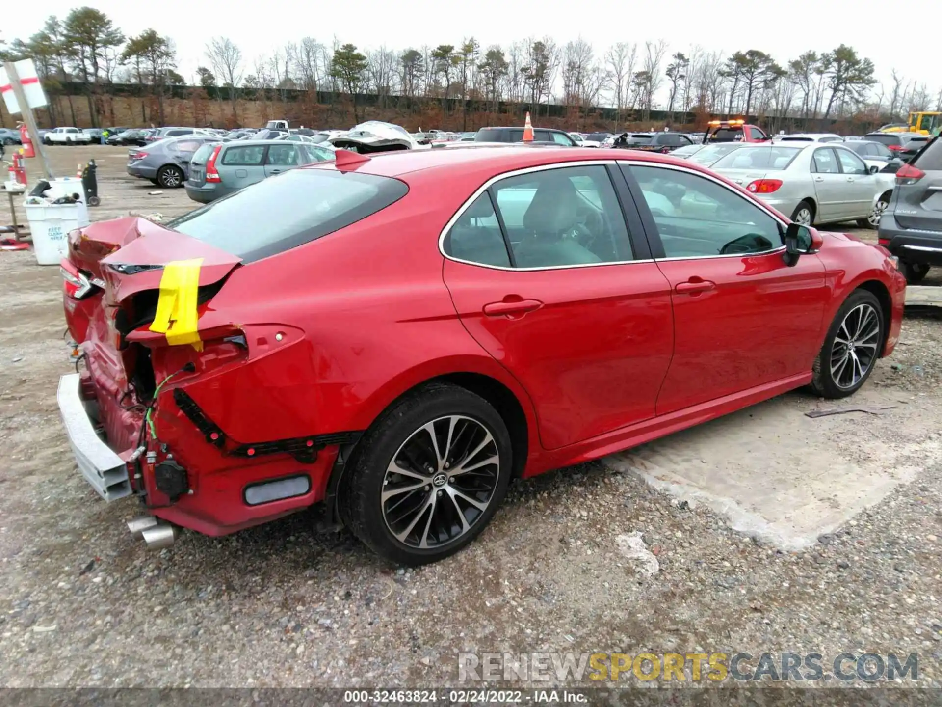 4 Photograph of a damaged car 4T1B11HK8KU300359 TOYOTA CAMRY 2019