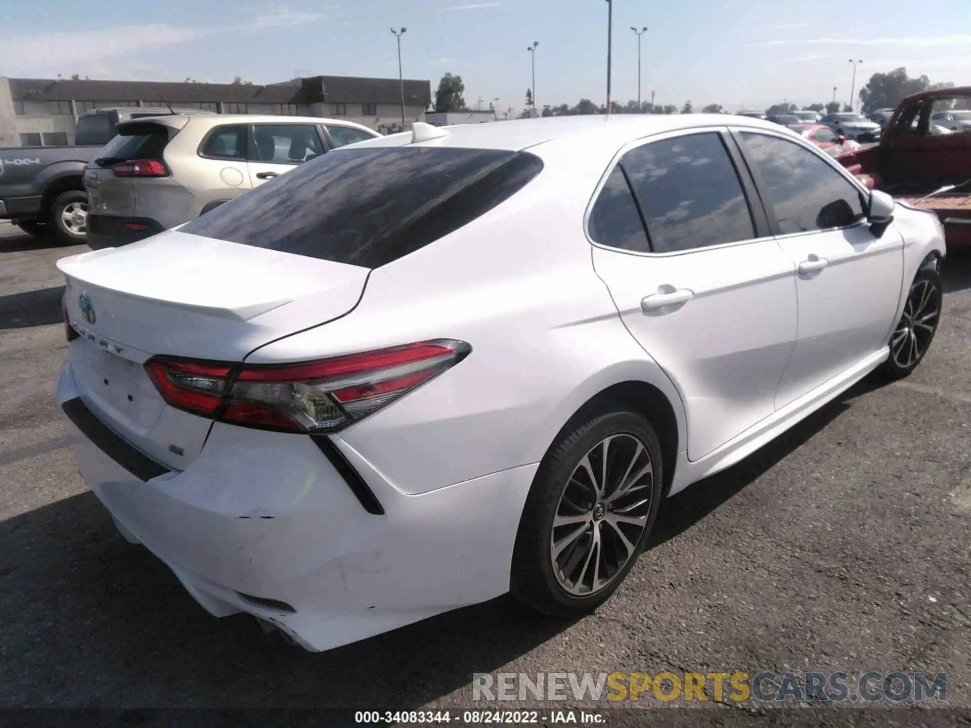 4 Photograph of a damaged car 4T1B11HK8KU681677 TOYOTA CAMRY 2019