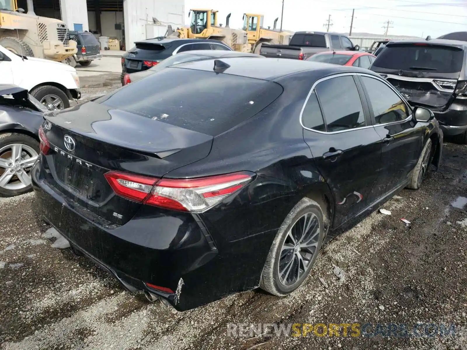 4 Photograph of a damaged car 4T1B11HK8KU682375 TOYOTA CAMRY 2019