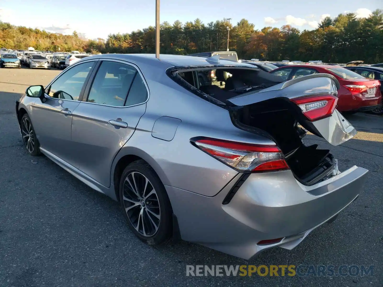 3 Photograph of a damaged car 4T1B11HK8KU683347 TOYOTA CAMRY 2019