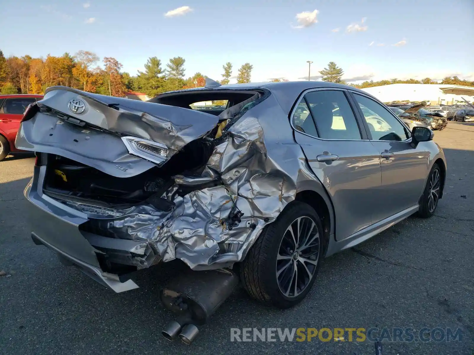 4 Photograph of a damaged car 4T1B11HK8KU683347 TOYOTA CAMRY 2019