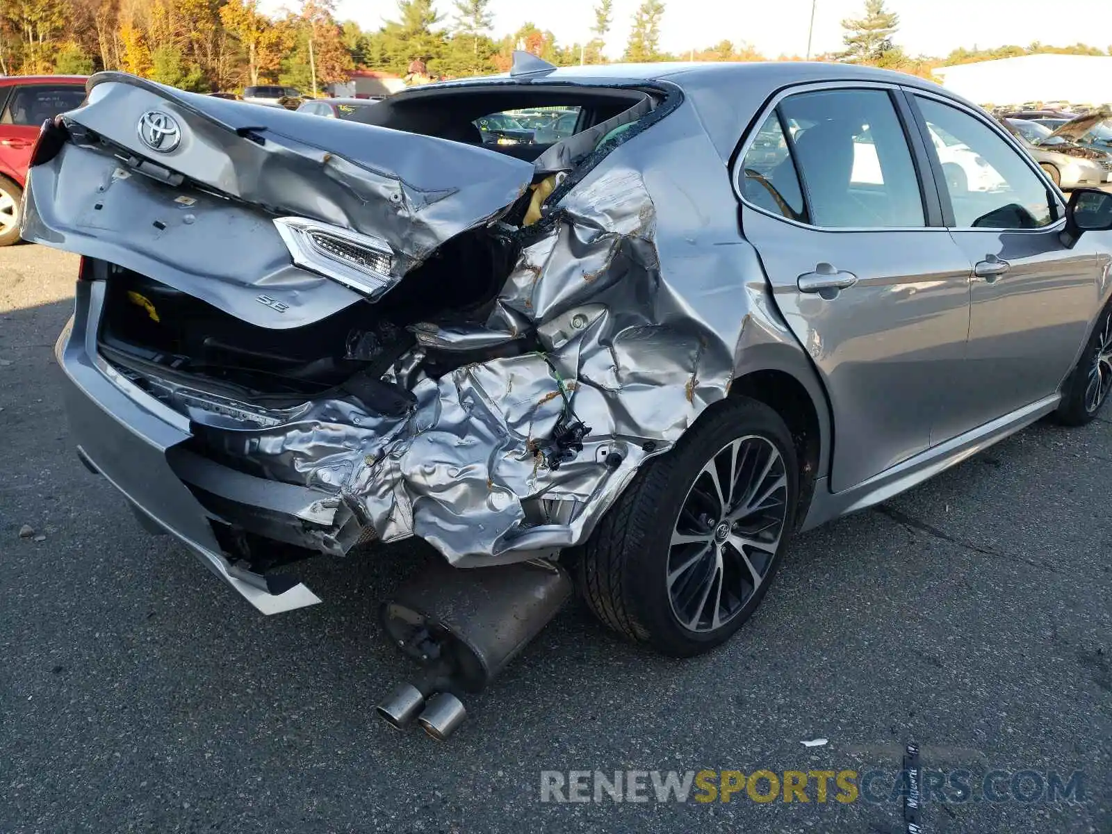 9 Photograph of a damaged car 4T1B11HK8KU683347 TOYOTA CAMRY 2019