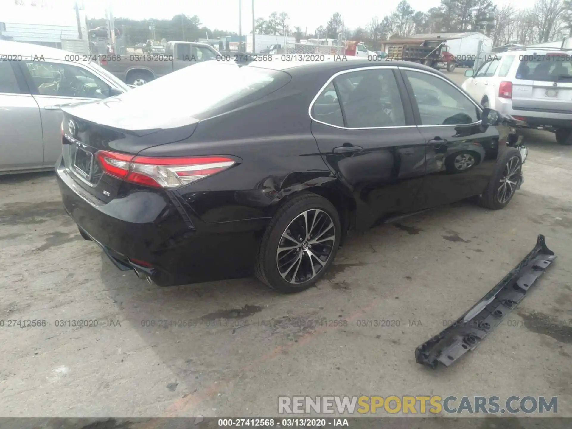 4 Photograph of a damaged car 4T1B11HK8KU683915 TOYOTA CAMRY 2019