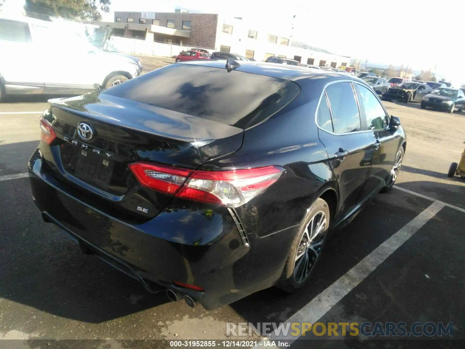 4 Photograph of a damaged car 4T1B11HK8KU684241 TOYOTA CAMRY 2019