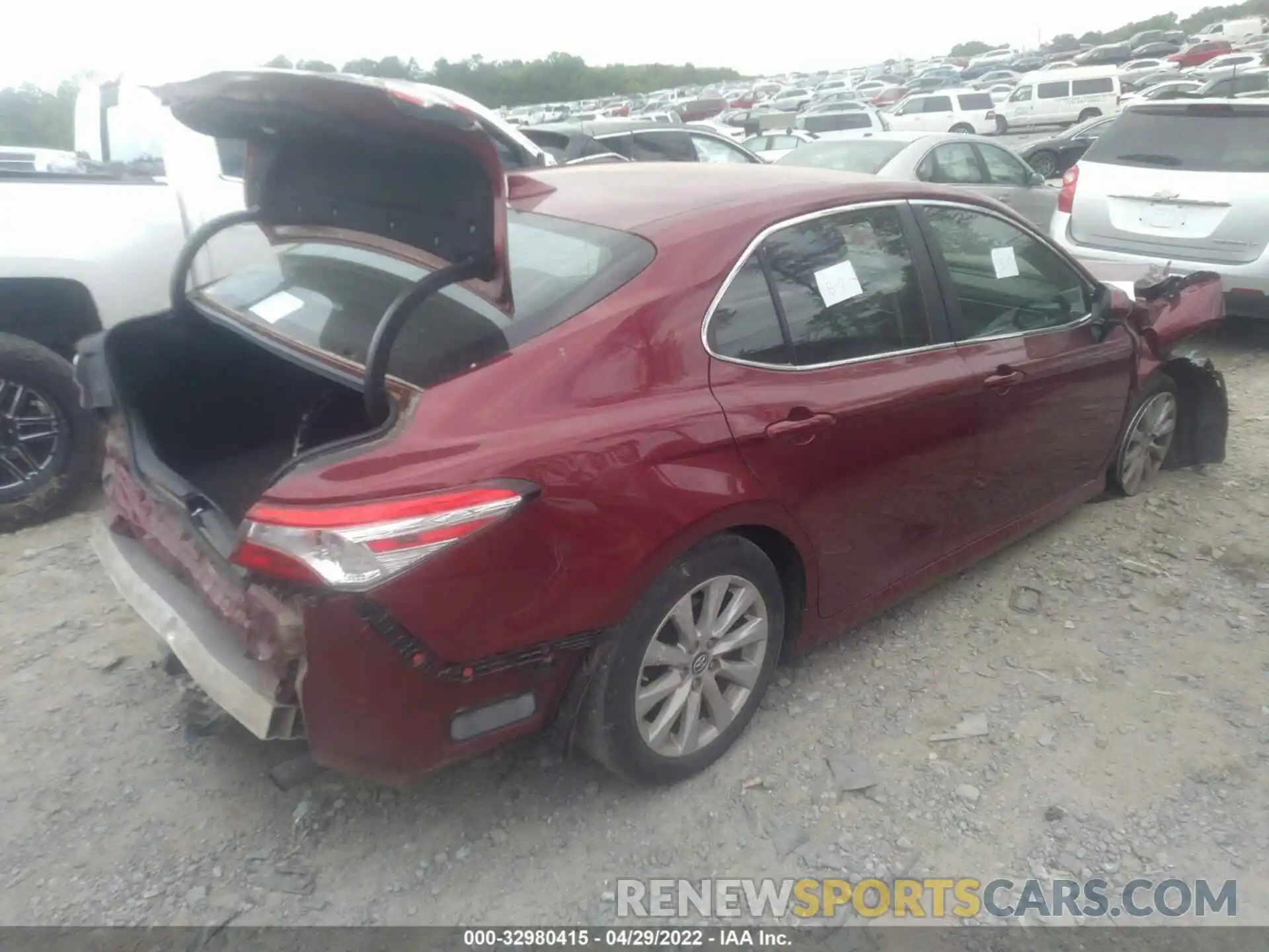 4 Photograph of a damaged car 4T1B11HK8KU684370 TOYOTA CAMRY 2019