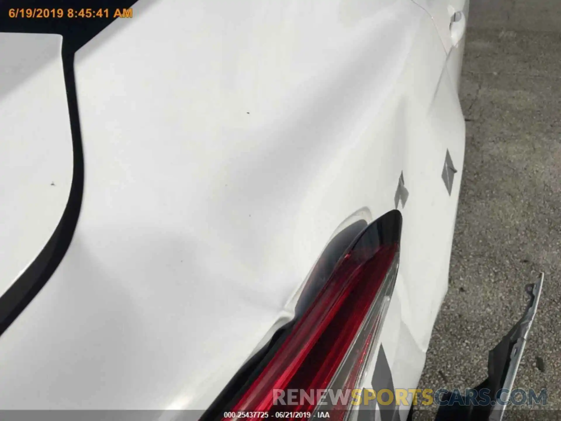 13 Photograph of a damaged car 4T1B11HK8KU684823 TOYOTA CAMRY 2019