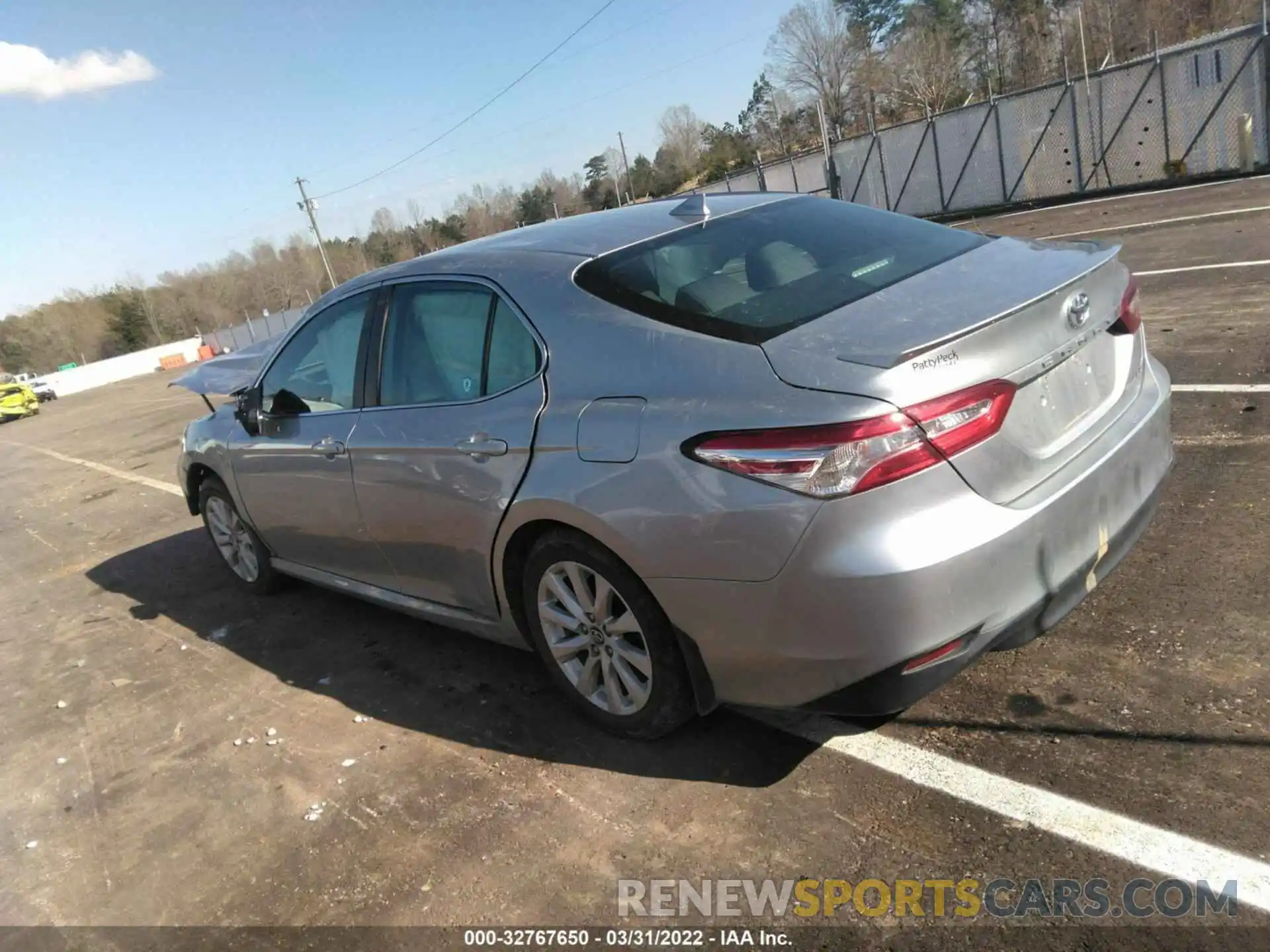 3 Photograph of a damaged car 4T1B11HK8KU684918 TOYOTA CAMRY 2019