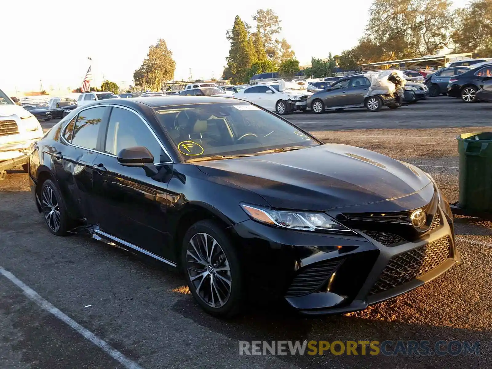 1 Photograph of a damaged car 4T1B11HK8KU685177 TOYOTA CAMRY 2019