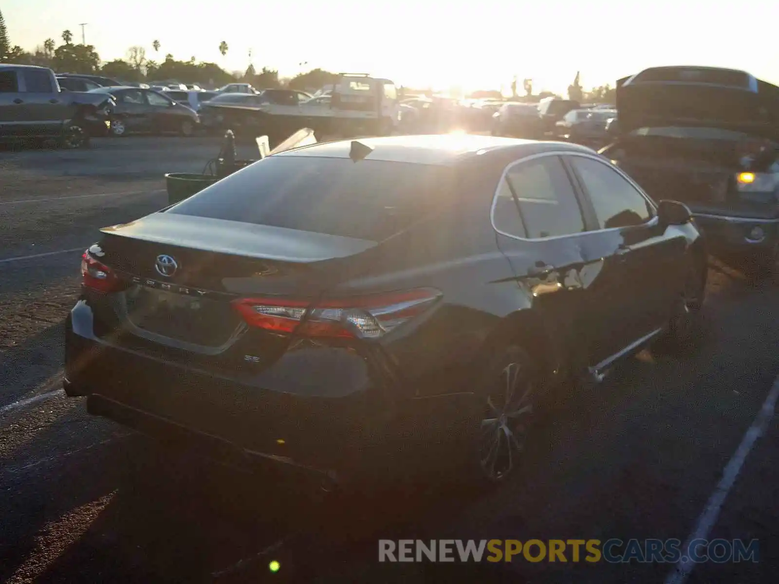 4 Photograph of a damaged car 4T1B11HK8KU685177 TOYOTA CAMRY 2019