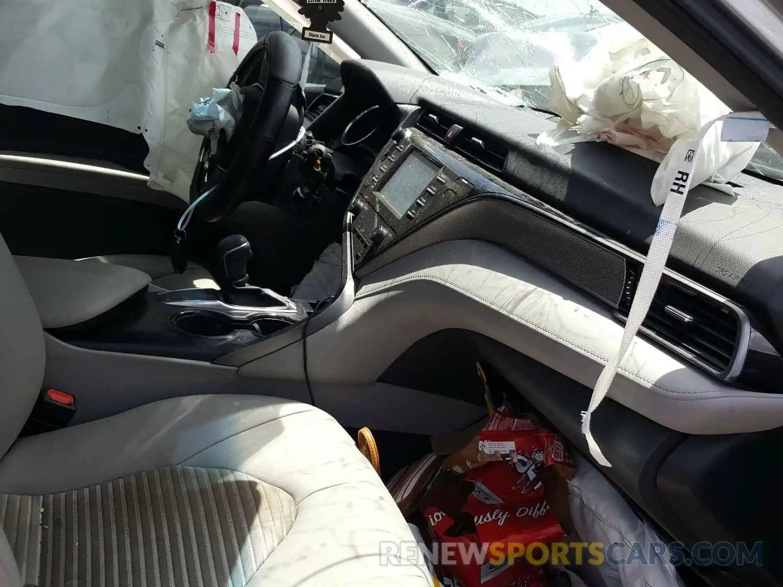 5 Photograph of a damaged car 4T1B11HK8KU685650 TOYOTA CAMRY 2019