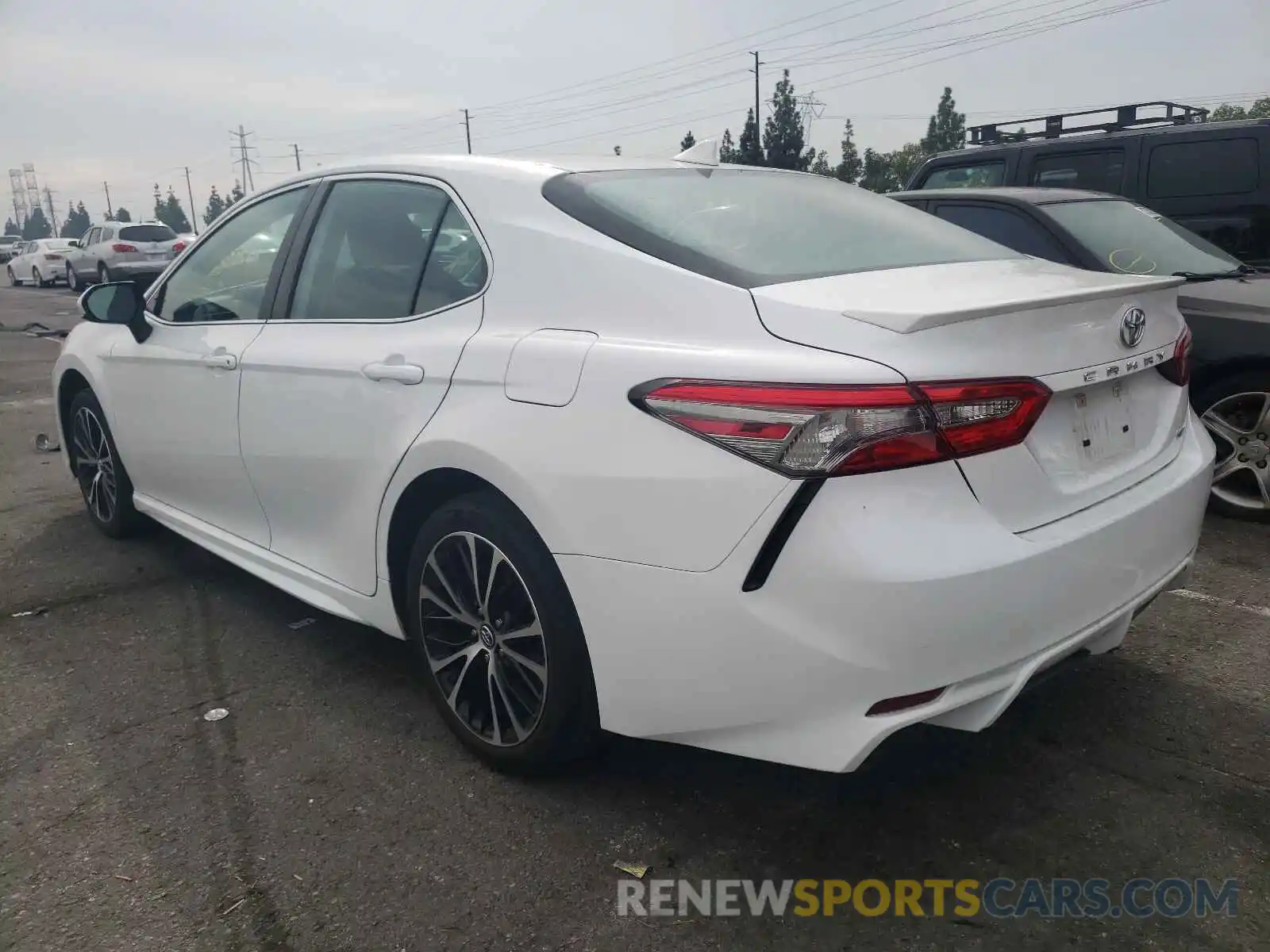 3 Фотография поврежденного автомобиля 4T1B11HK8KU685681 TOYOTA CAMRY 2019