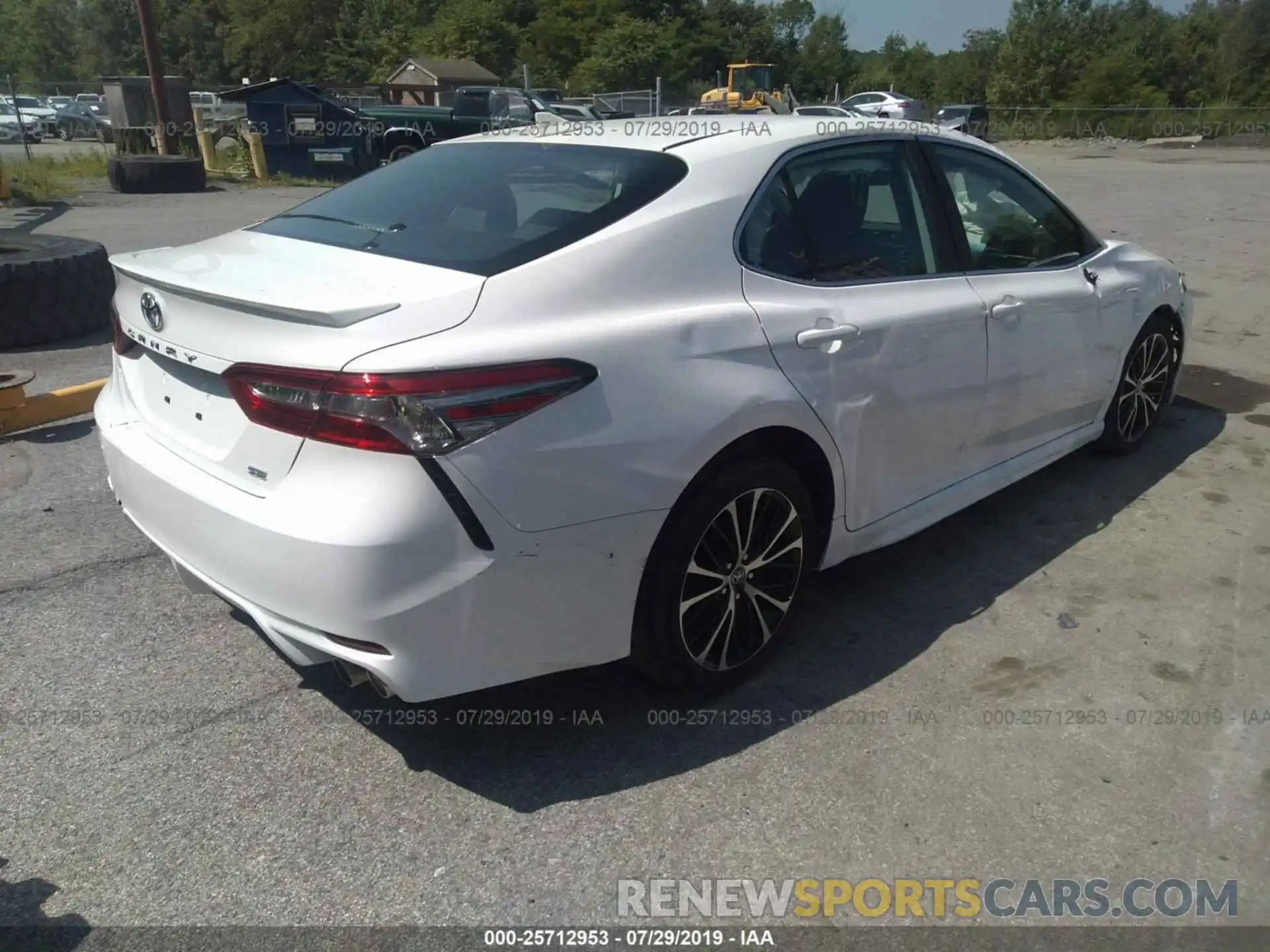 4 Photograph of a damaged car 4T1B11HK8KU685891 TOYOTA CAMRY 2019