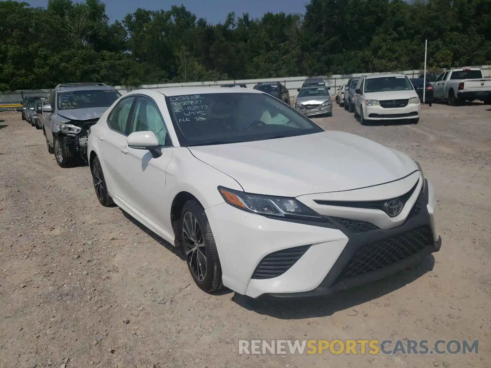 1 Photograph of a damaged car 4T1B11HK8KU686975 TOYOTA CAMRY 2019