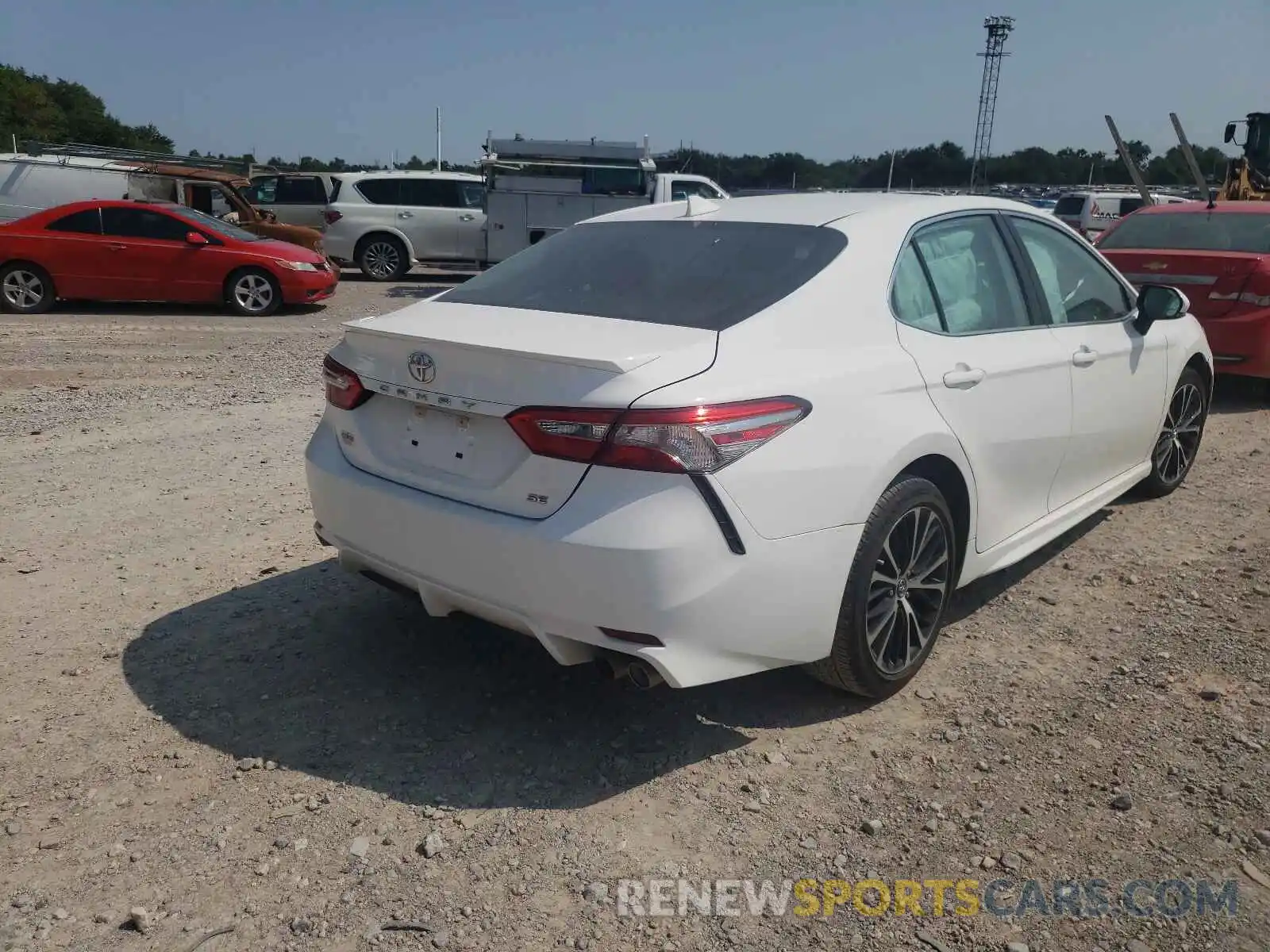 4 Photograph of a damaged car 4T1B11HK8KU686975 TOYOTA CAMRY 2019