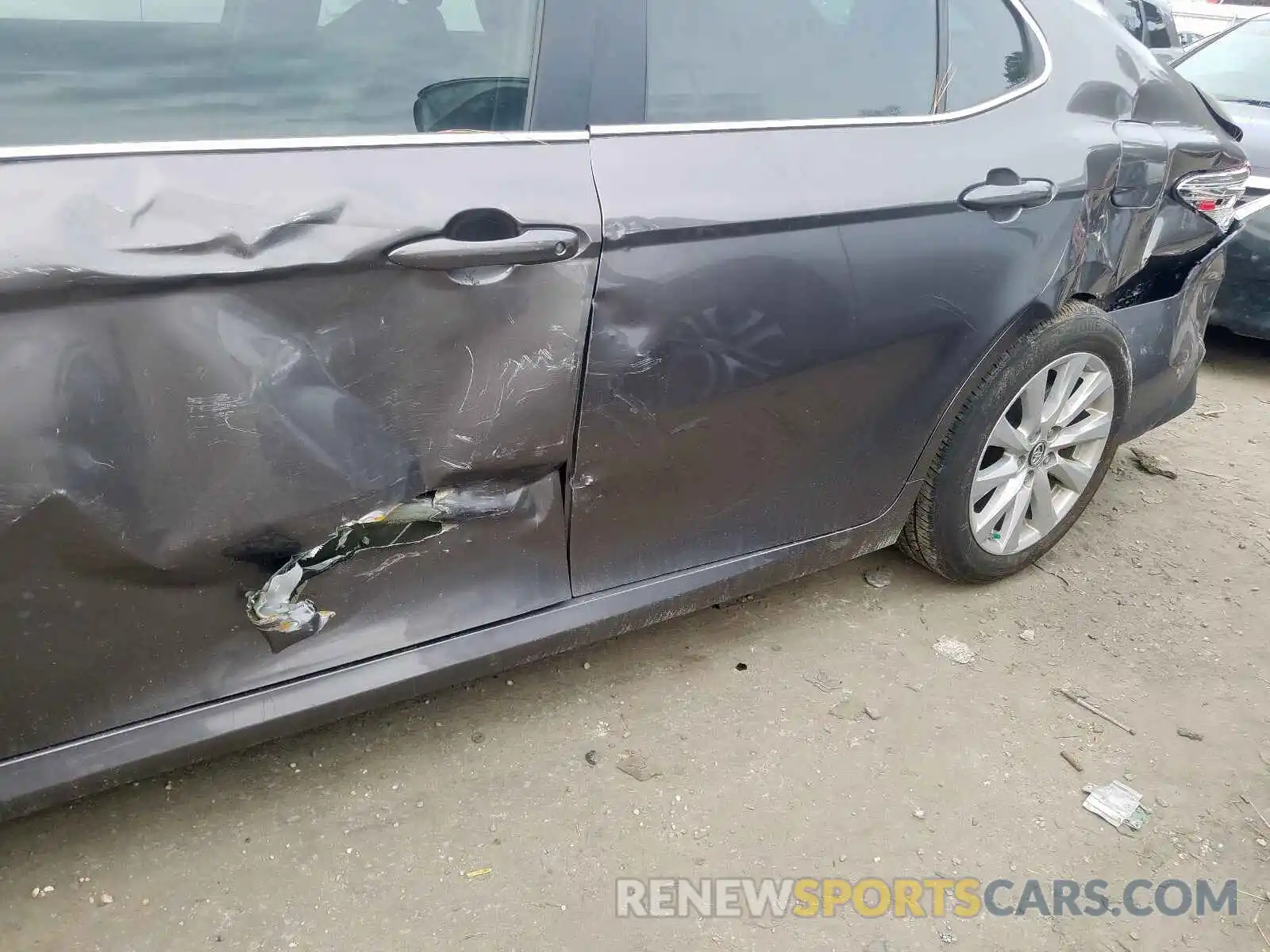 9 Photograph of a damaged car 4T1B11HK8KU688158 TOYOTA CAMRY 2019