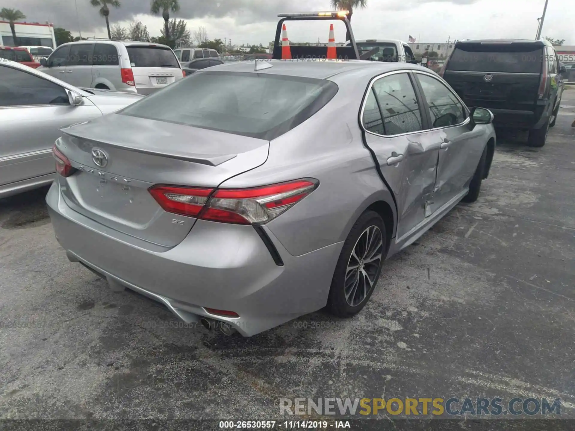 4 Photograph of a damaged car 4T1B11HK8KU691268 TOYOTA CAMRY 2019