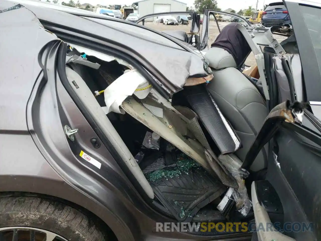 6 Photograph of a damaged car 4T1B11HK8KU692002 TOYOTA CAMRY 2019