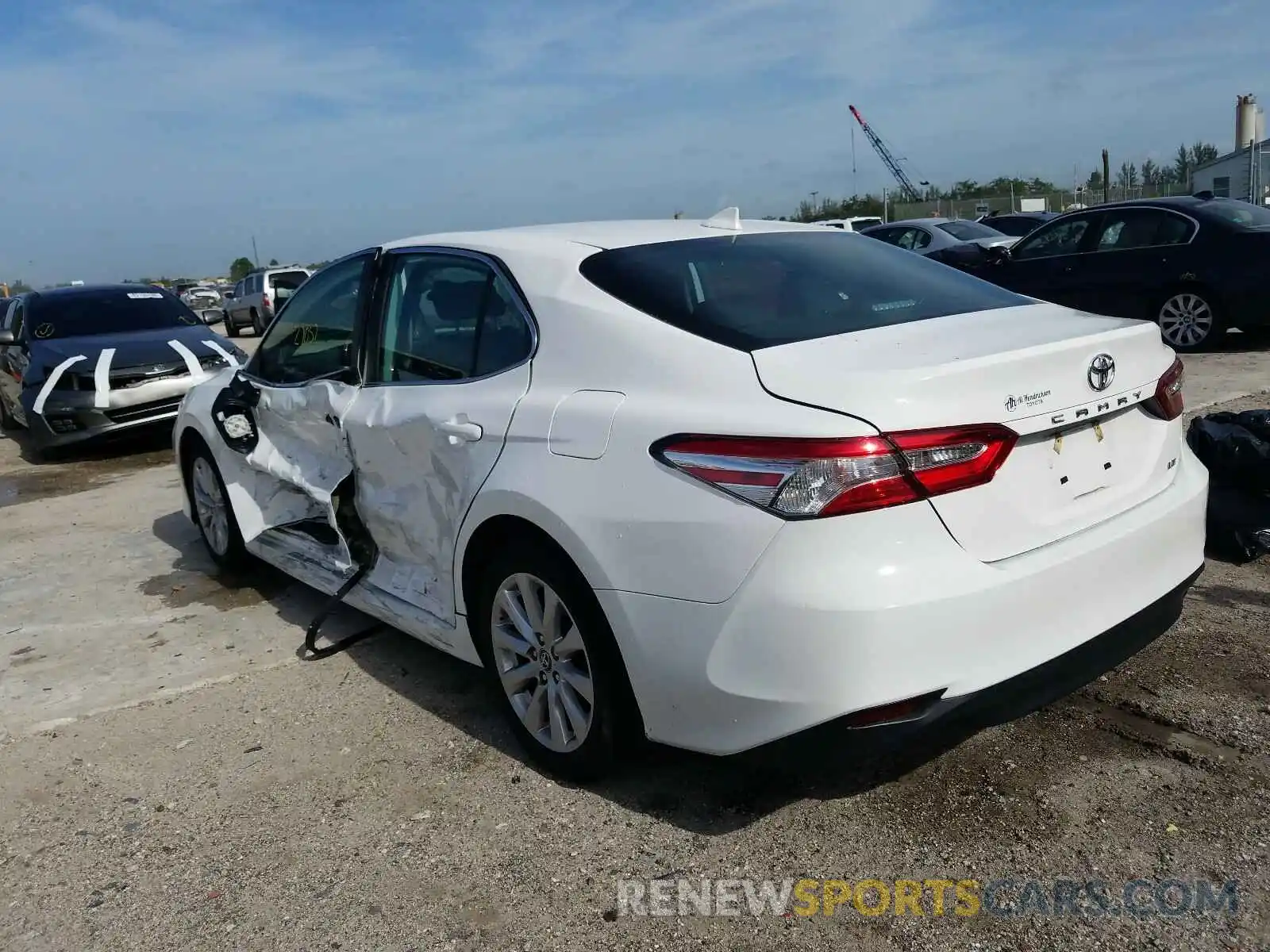 3 Photograph of a damaged car 4T1B11HK8KU694462 TOYOTA CAMRY 2019