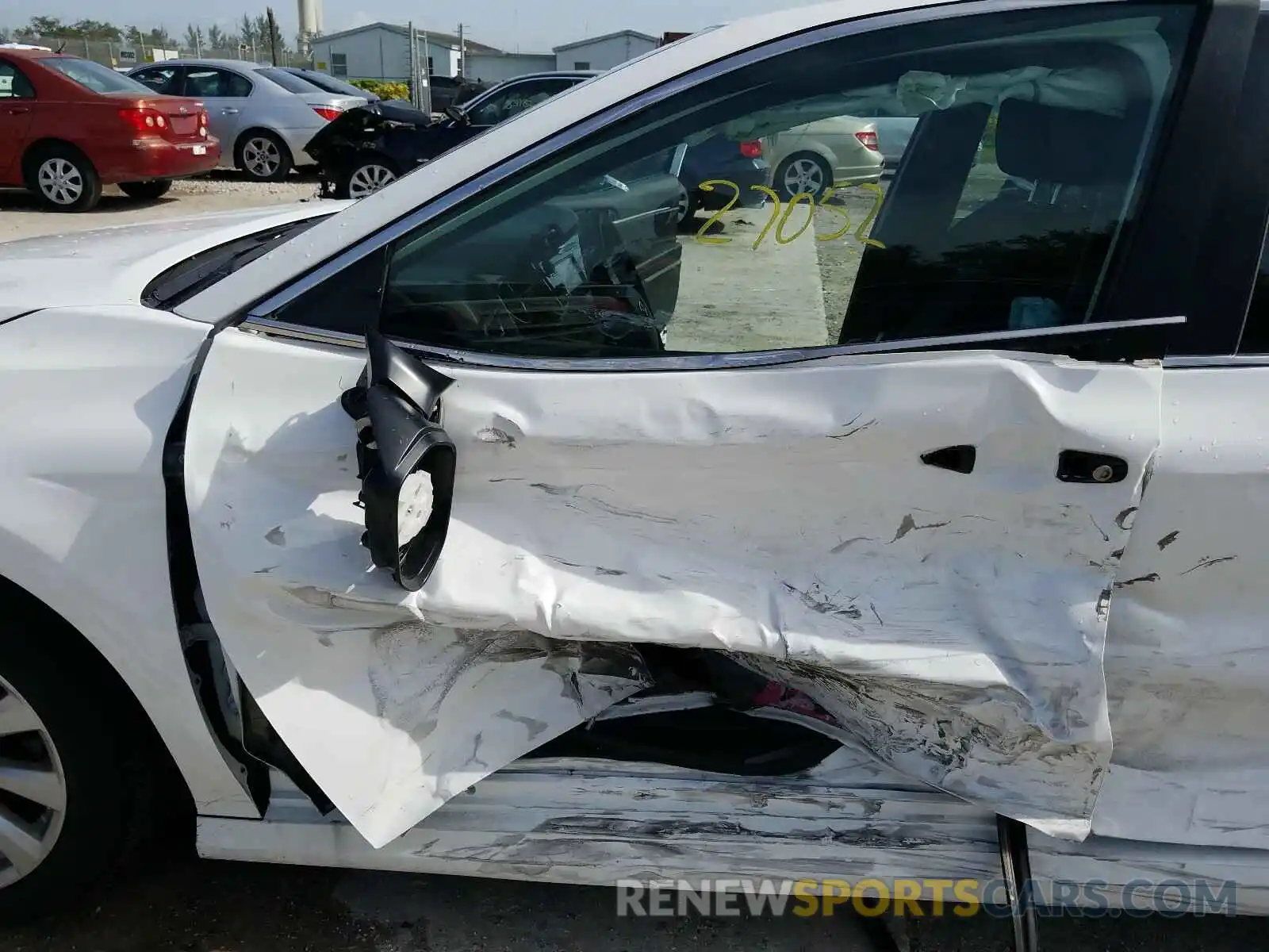 9 Photograph of a damaged car 4T1B11HK8KU694462 TOYOTA CAMRY 2019