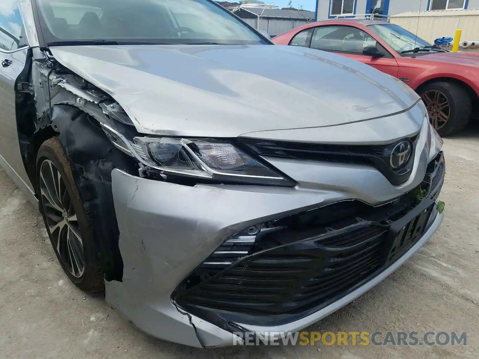 9 Photograph of a damaged car 4T1B11HK8KU696034 TOYOTA CAMRY 2019