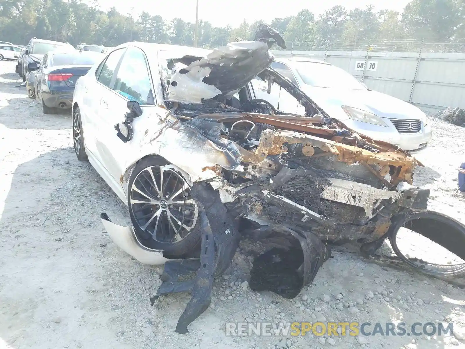 1 Photograph of a damaged car 4T1B11HK8KU696874 TOYOTA CAMRY 2019