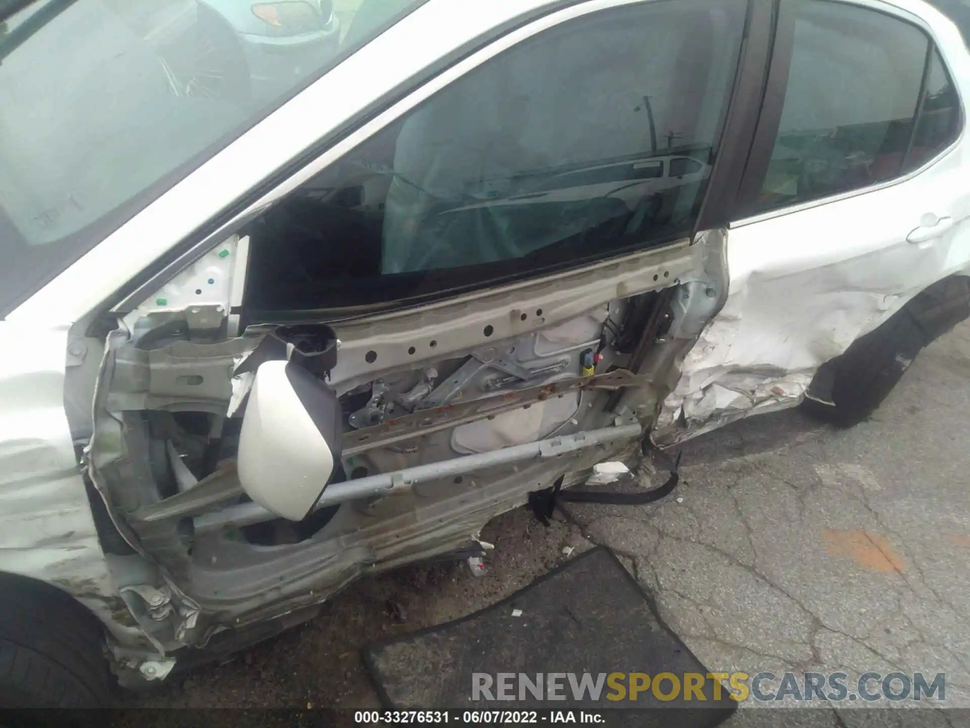 6 Photograph of a damaged car 4T1B11HK8KU697653 TOYOTA CAMRY 2019