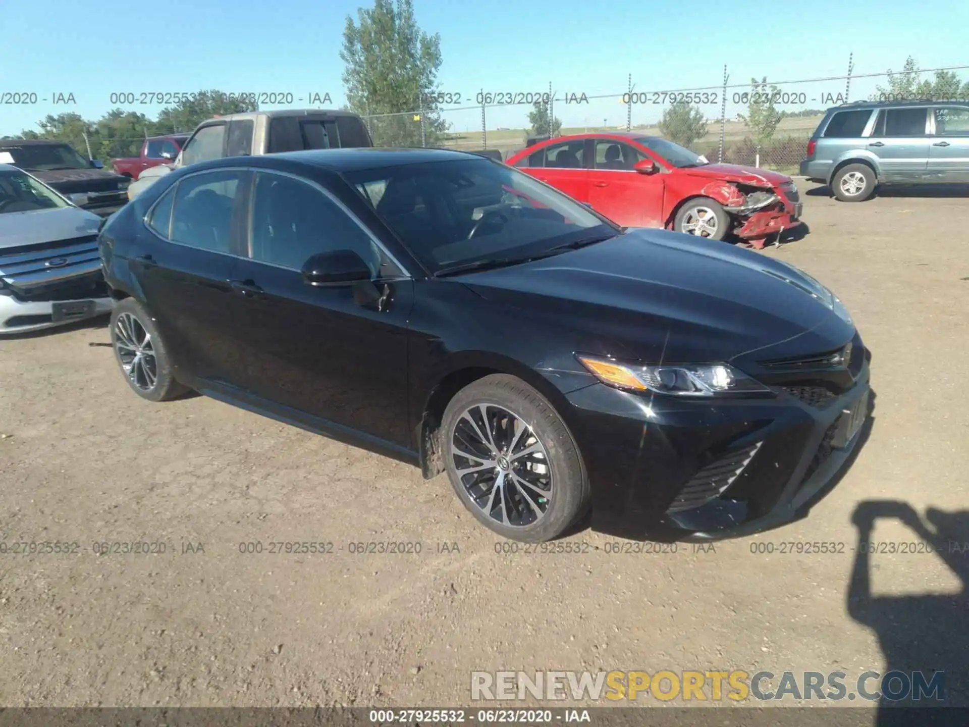 1 Photograph of a damaged car 4T1B11HK8KU701085 TOYOTA CAMRY 2019