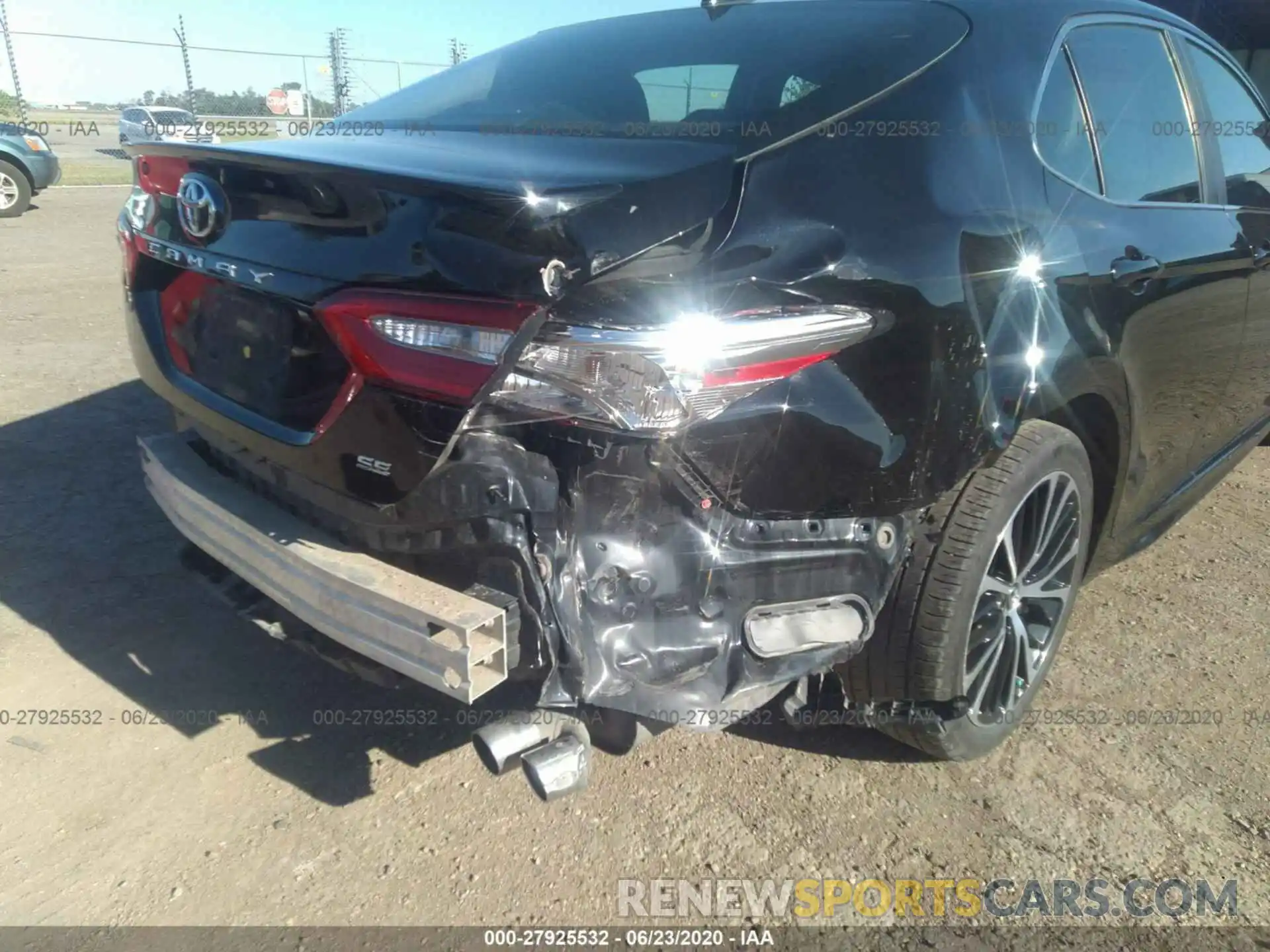 6 Photograph of a damaged car 4T1B11HK8KU701085 TOYOTA CAMRY 2019