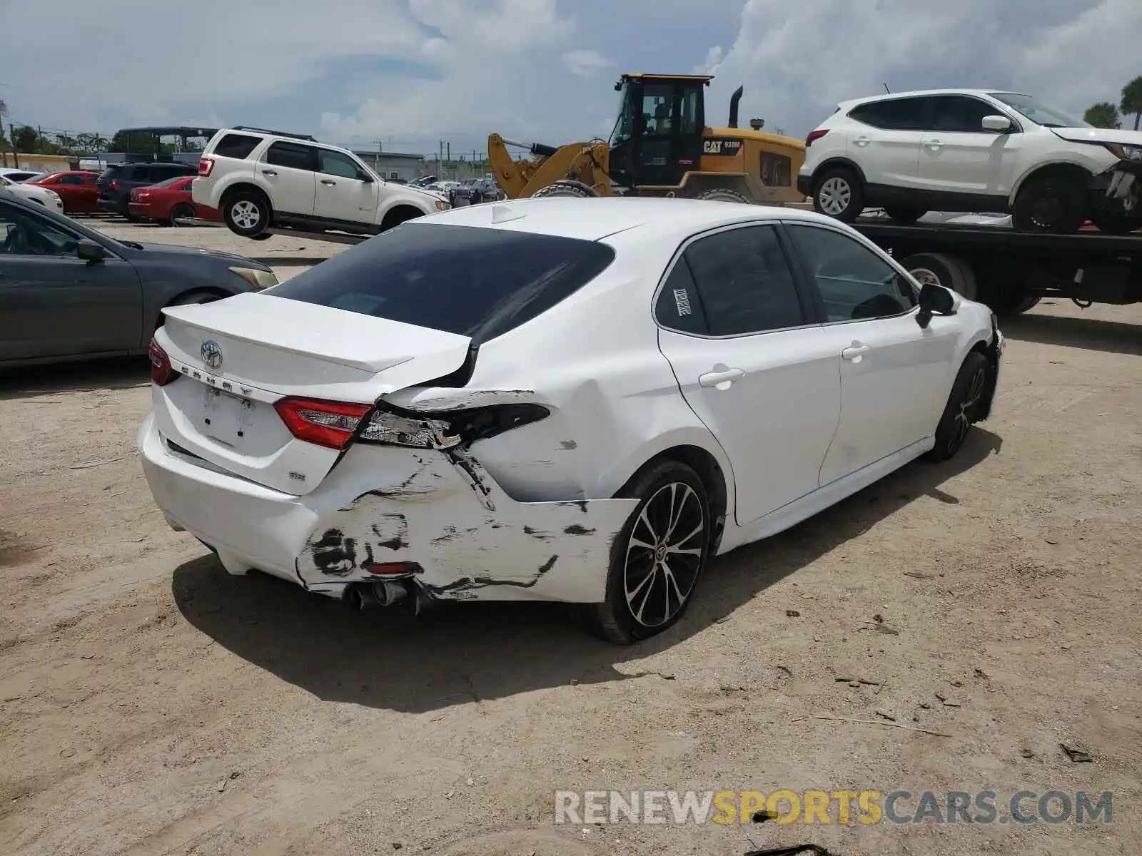 4 Photograph of a damaged car 4T1B11HK8KU701197 TOYOTA CAMRY 2019