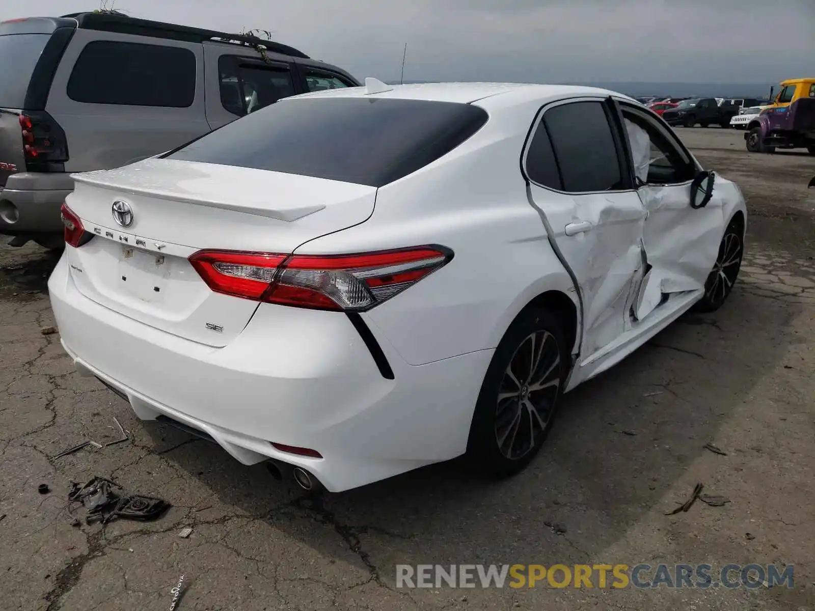 4 Фотография поврежденного автомобиля 4T1B11HK8KU702236 TOYOTA CAMRY 2019