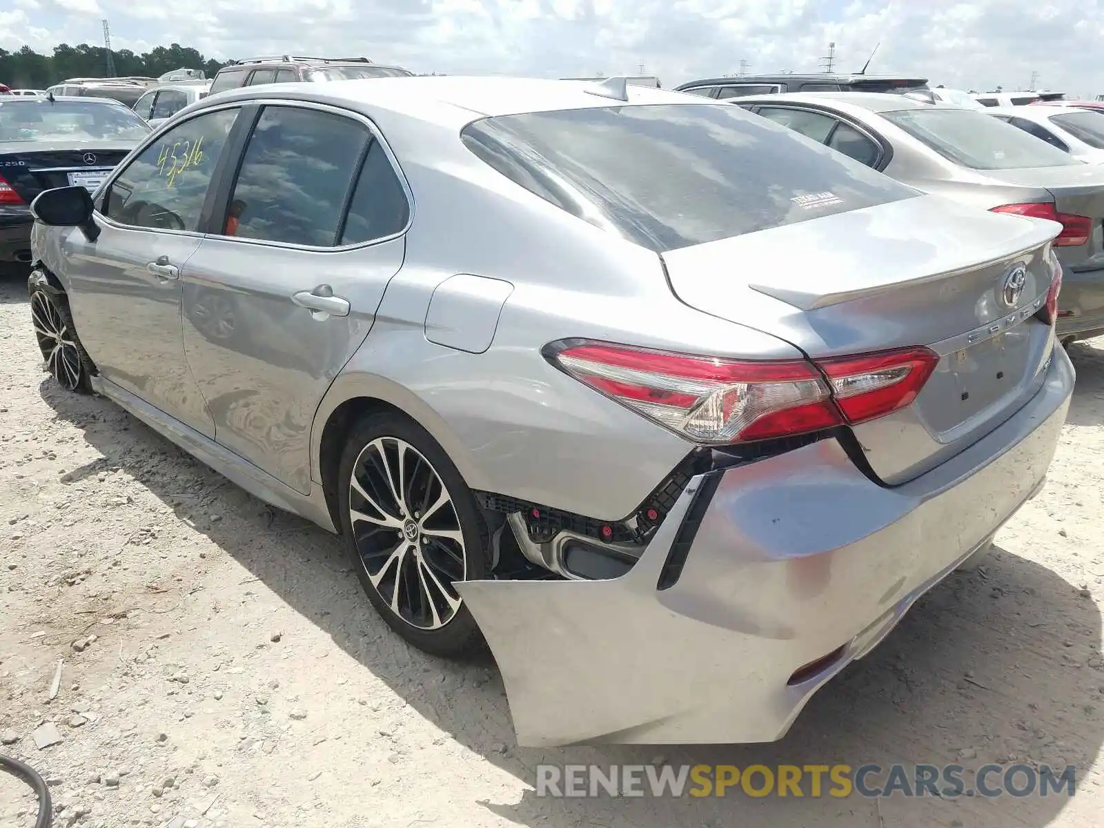 3 Photograph of a damaged car 4T1B11HK8KU702513 TOYOTA CAMRY 2019