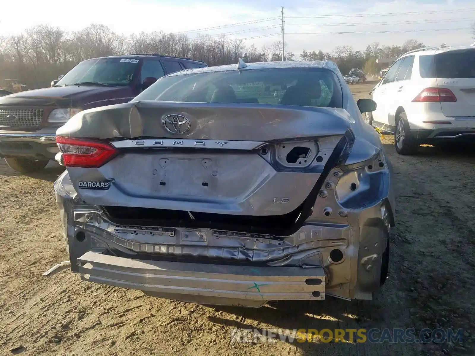 9 Photograph of a damaged car 4T1B11HK8KU702933 TOYOTA CAMRY 2019