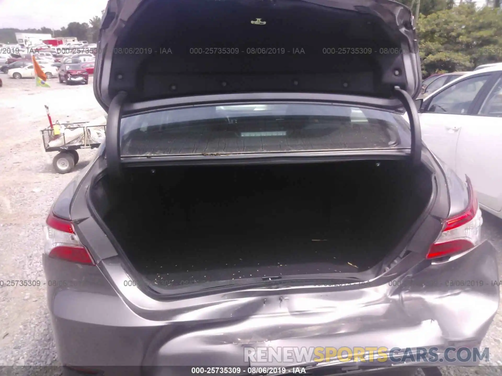 6 Photograph of a damaged car 4T1B11HK8KU703693 TOYOTA CAMRY 2019