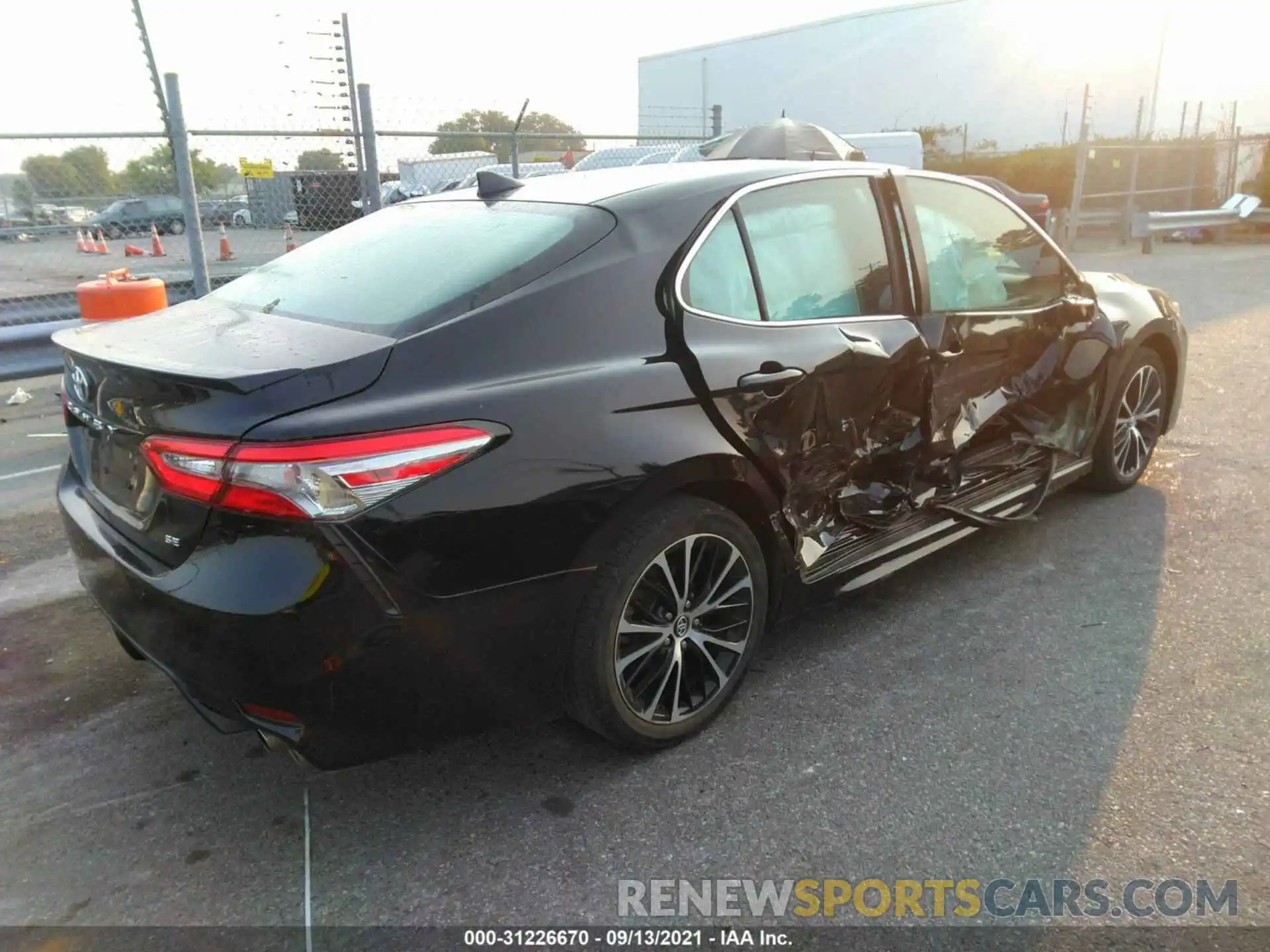 4 Photograph of a damaged car 4T1B11HK8KU704200 TOYOTA CAMRY 2019