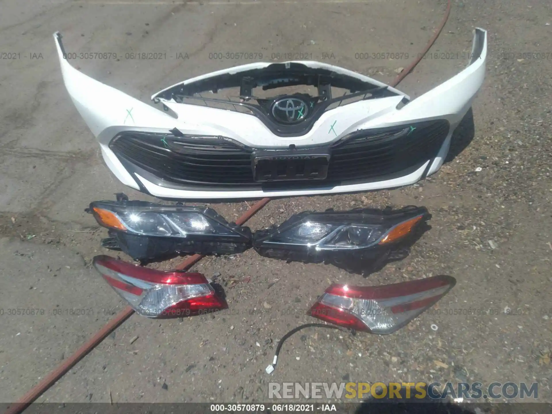 12 Photograph of a damaged car 4T1B11HK8KU714192 TOYOTA CAMRY 2019